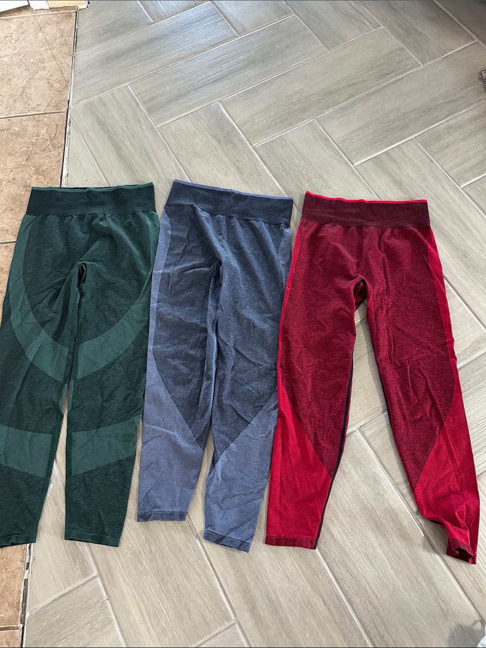 3 PINK Victoria's Secret Colorblock Seamless Leggings Trio - Green, Blue, Red - Picture 5 of 5
